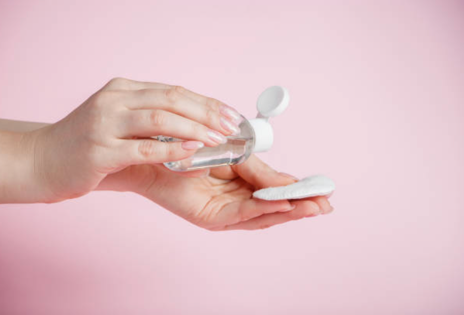 article sur la lotion, l'eau micellaire et l'eau florale écrit par cathy de cahe cosmetics.